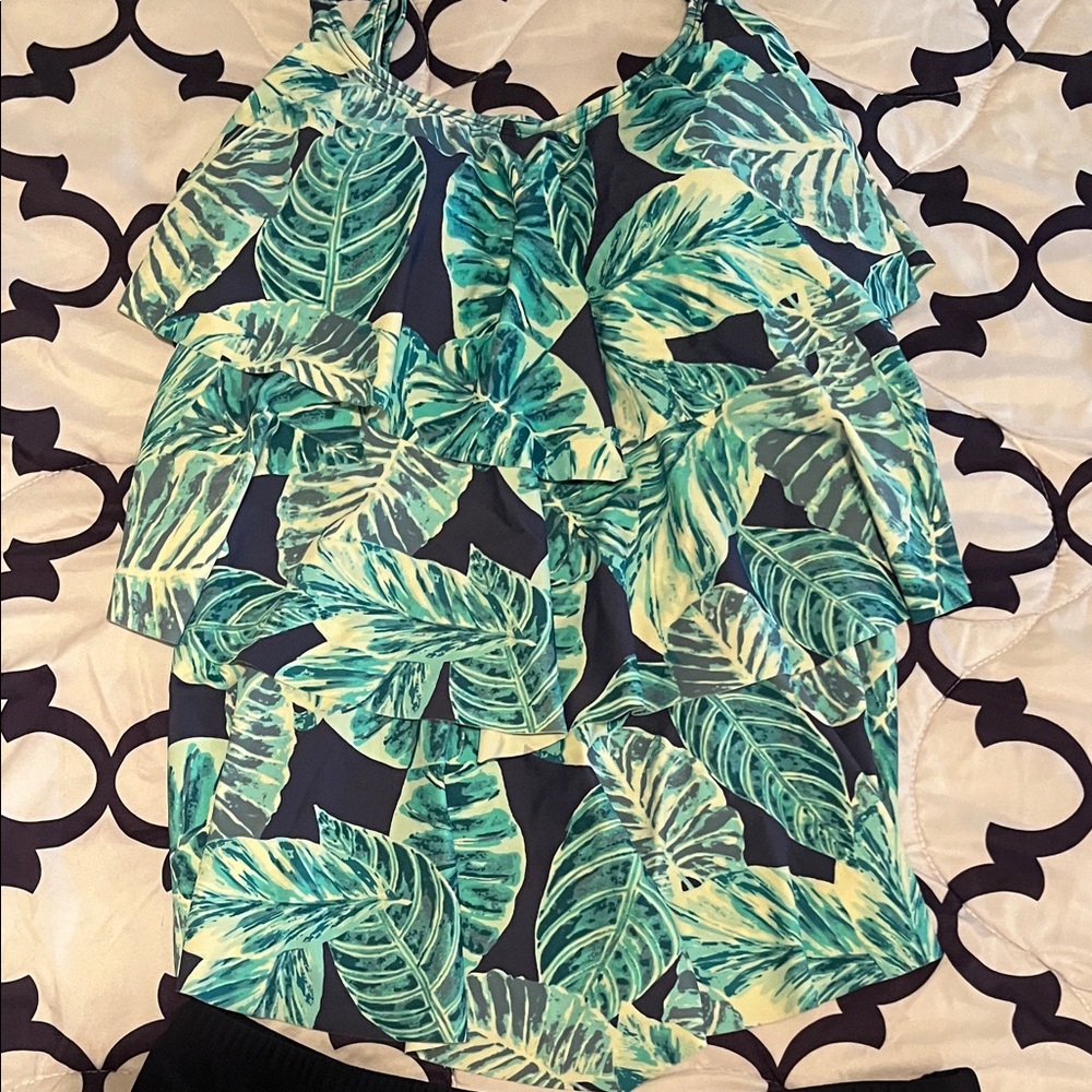 Women’s Tropical Leaf swim top with boy short bottom